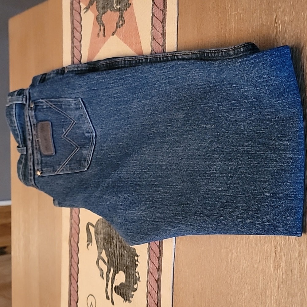 Wrangler premium performance boot, cut jeans 33x32